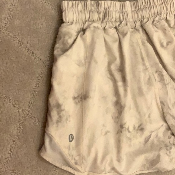 Hotty Hot Low-Rise Lined Short 4" - Picture 2 of 2